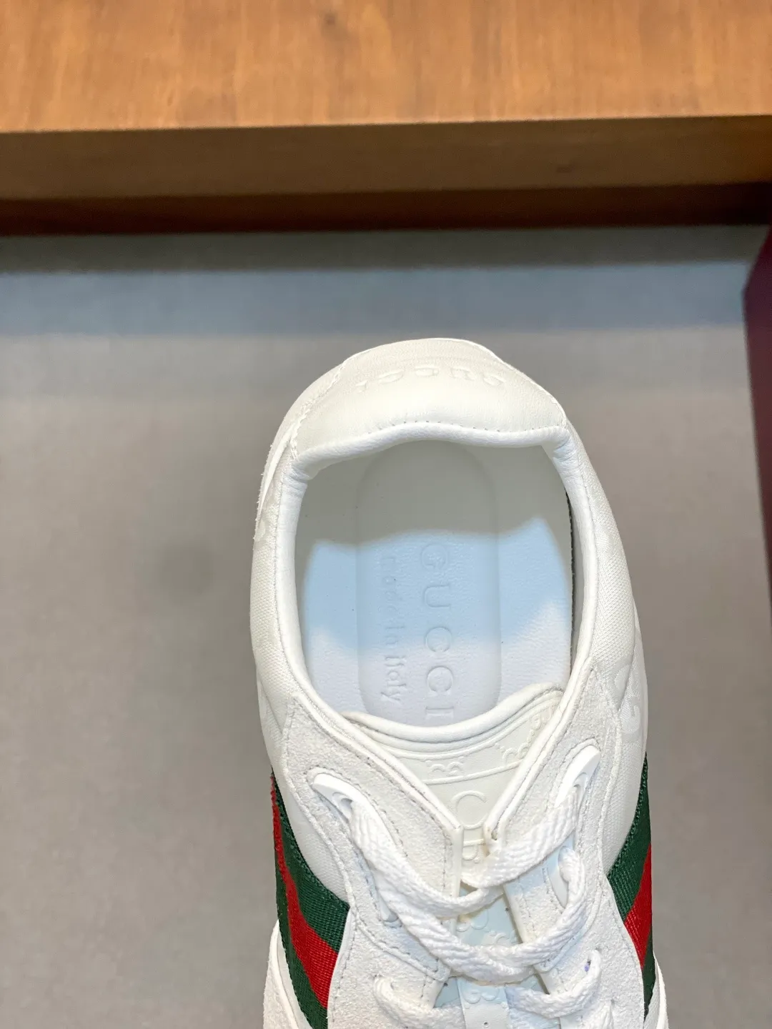 Men's shoes 💰660 [Gucci] Gucci - high-end quality original order 👩🏻‍❤️‍👨🏻 couple wear 🔍🔍🔍 casual sports shoes - upper: 🔝 suede calfskin, shoe body brand totem cloth. brand webbing, tongue. heel. air pressure brand logo - lining: water-dyed sheepskin -Outsole: ultra-light TPU foam·TR rubber; two-color molded outsole -Ultra-high quality control·fine workmanship: highlighted (high-end·exquisite·class) -Size: same style for men and women 36-44 (female 35, 40, male 45, 46 can be customized)·